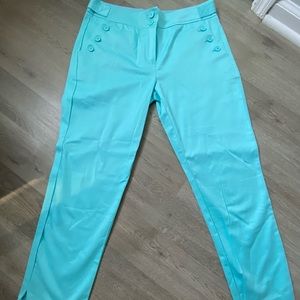 Sag harbor denim size 6 capri. In a beautiful shade of blue